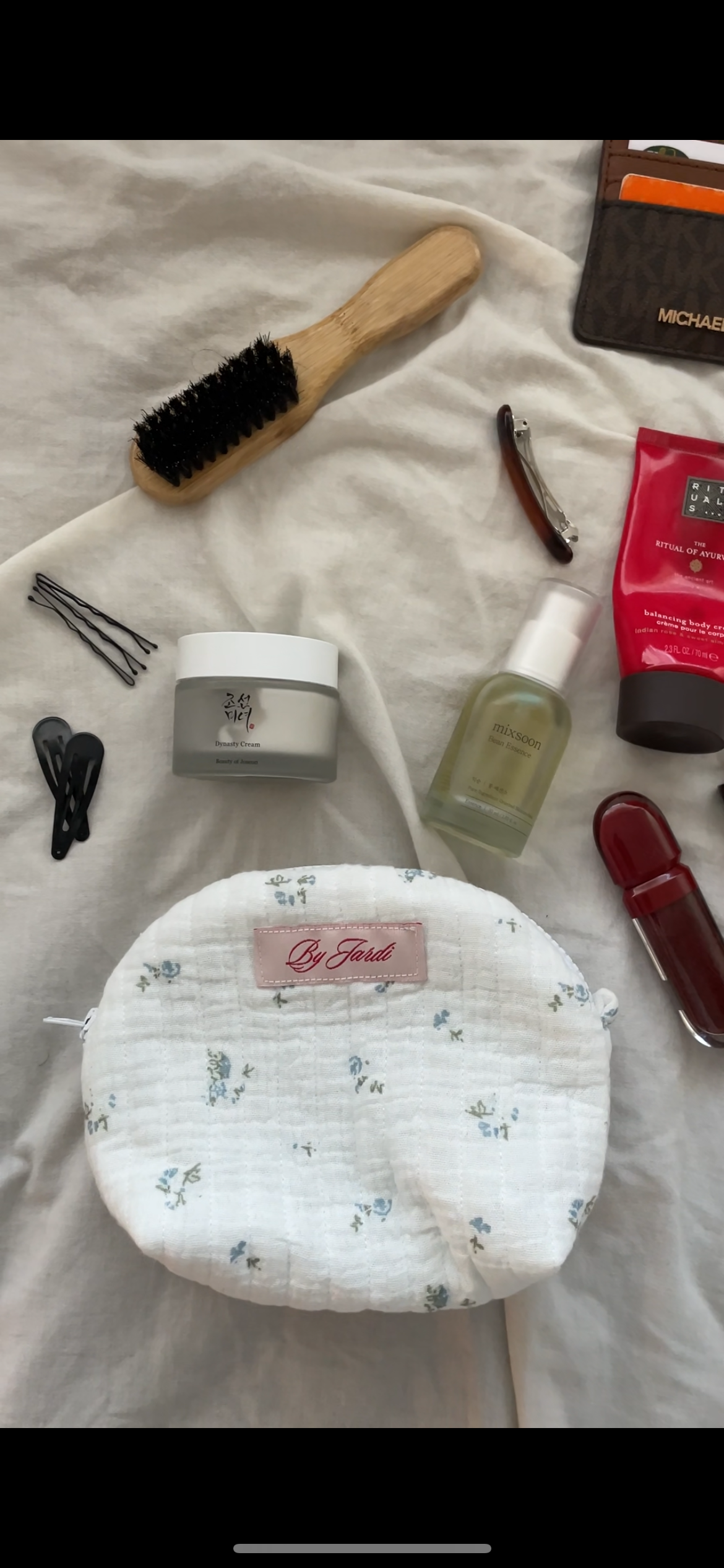 Berry toiletry bag