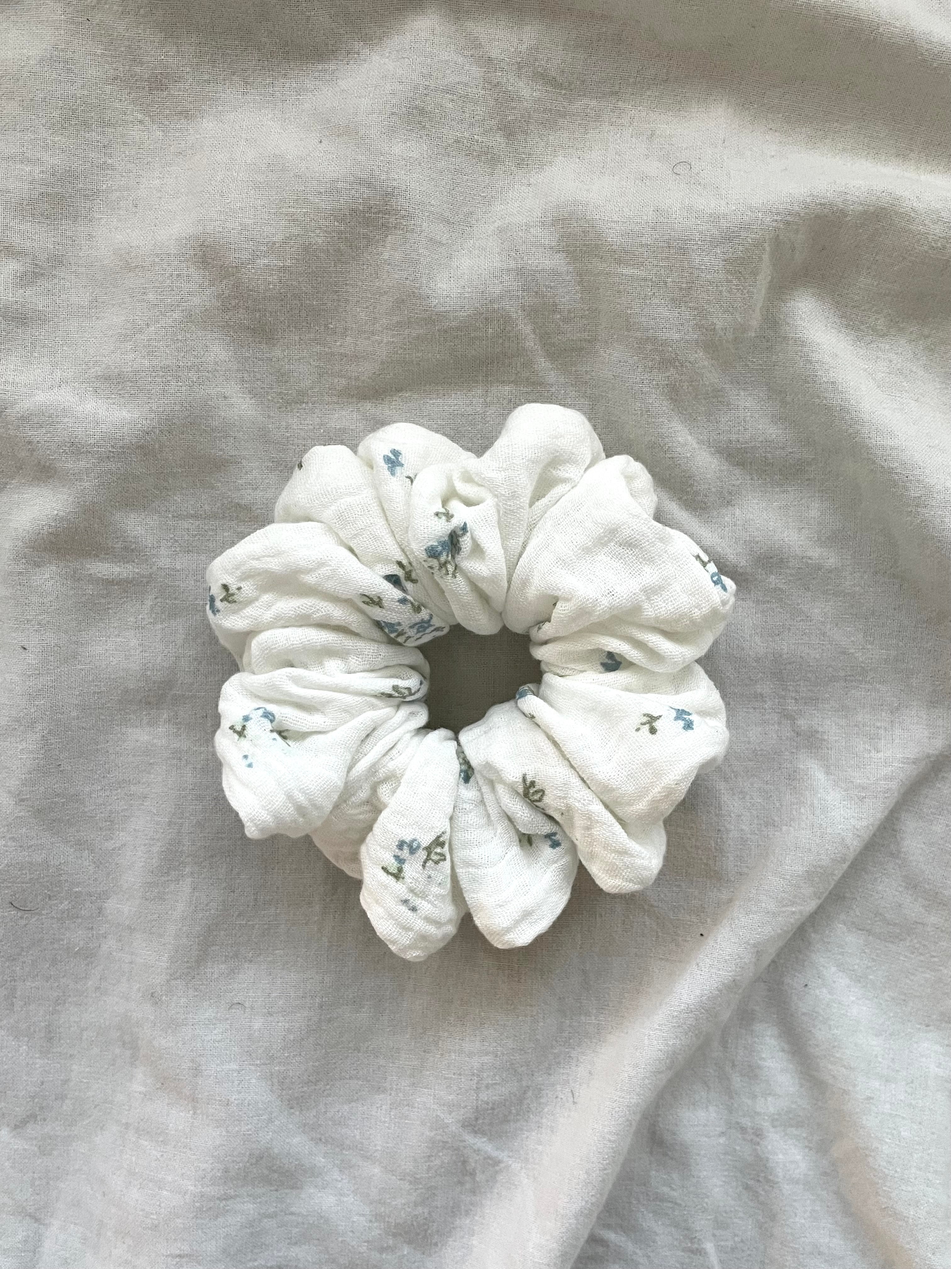 Berry scrunchie